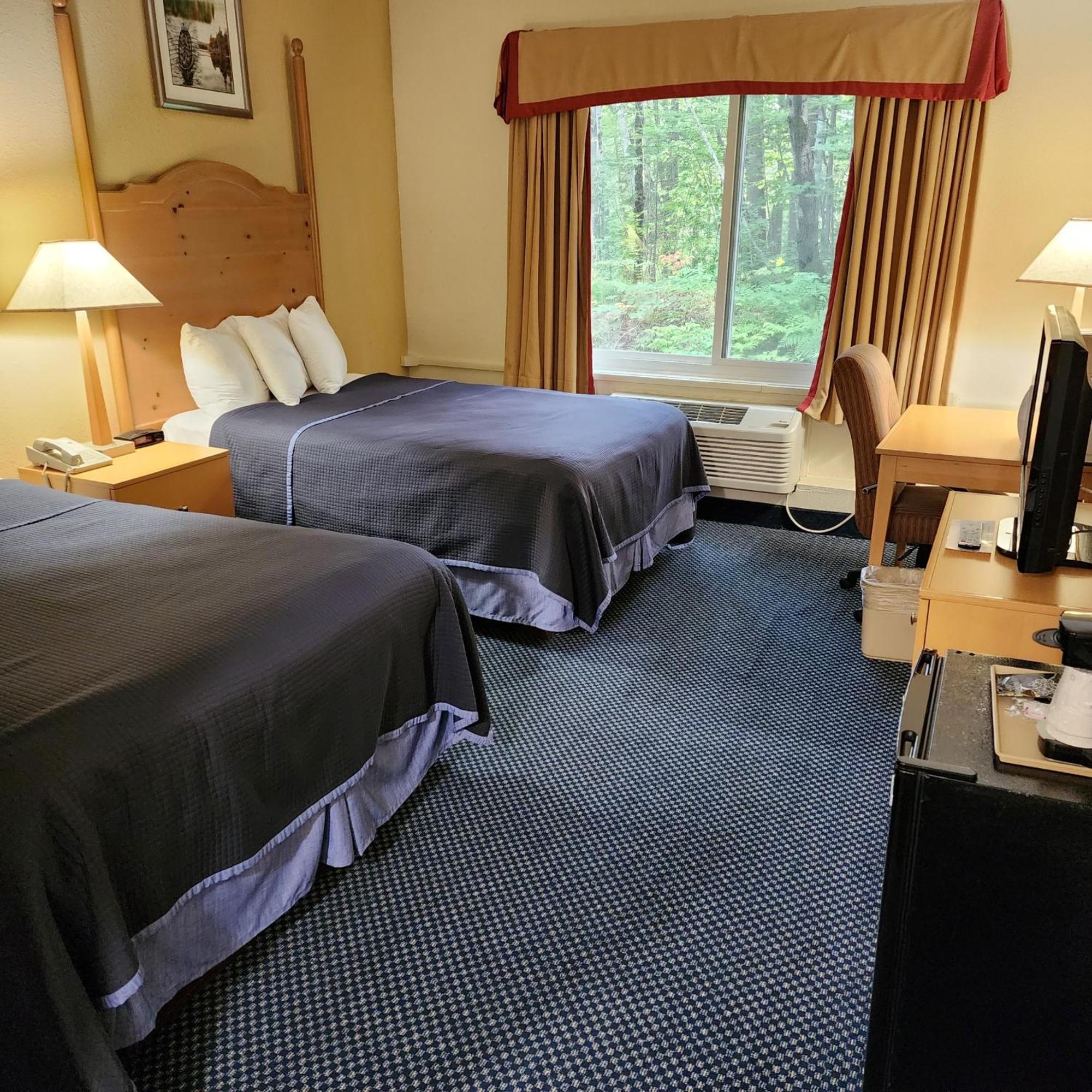 Katahdin Inn&Suites Millinocket Exterior foto