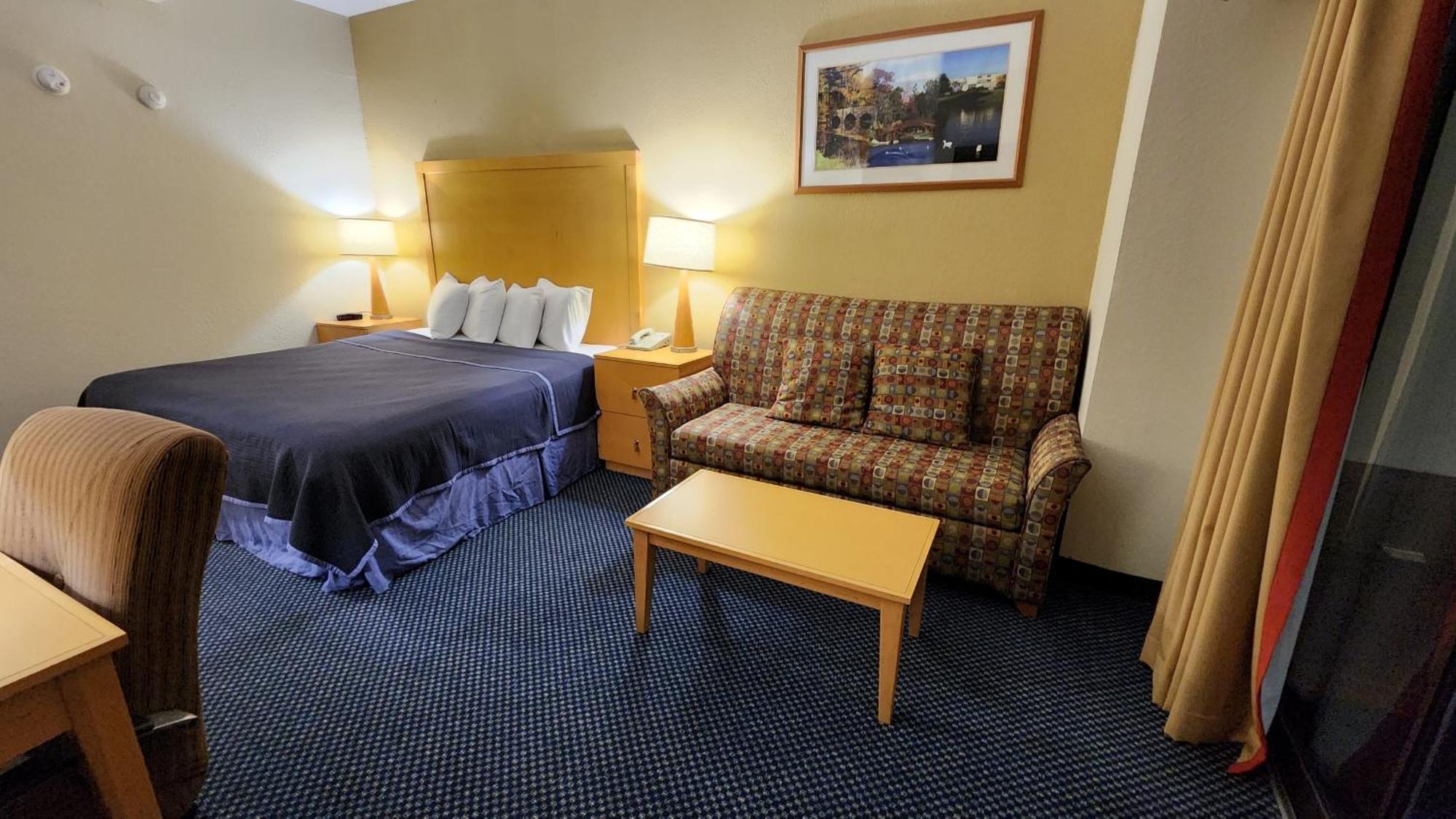Katahdin Inn&Suites Millinocket Exterior foto