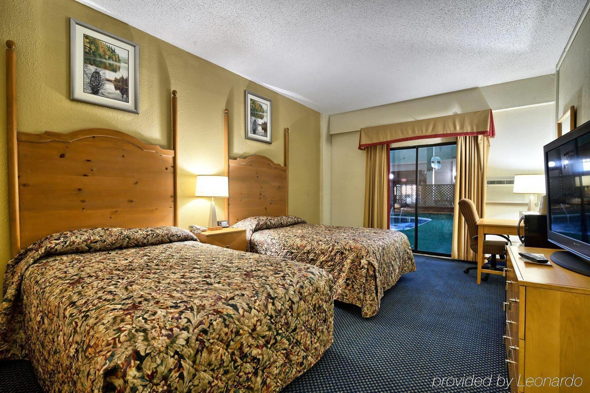 Katahdin Inn&Suites Millinocket Exterior foto